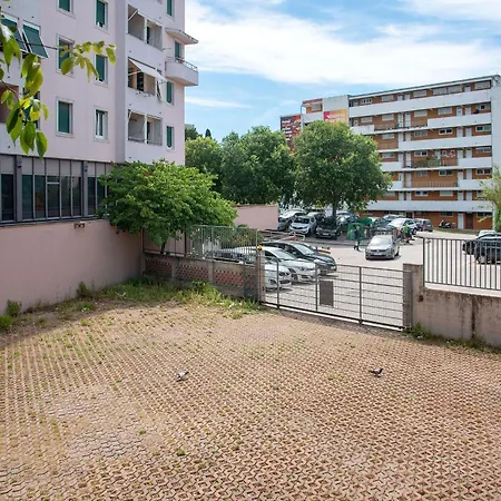 Petite Haven * Split