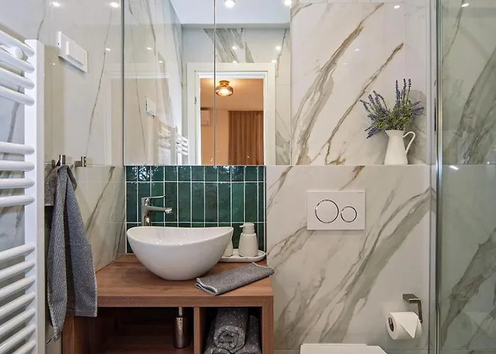 Petite Haven * Split