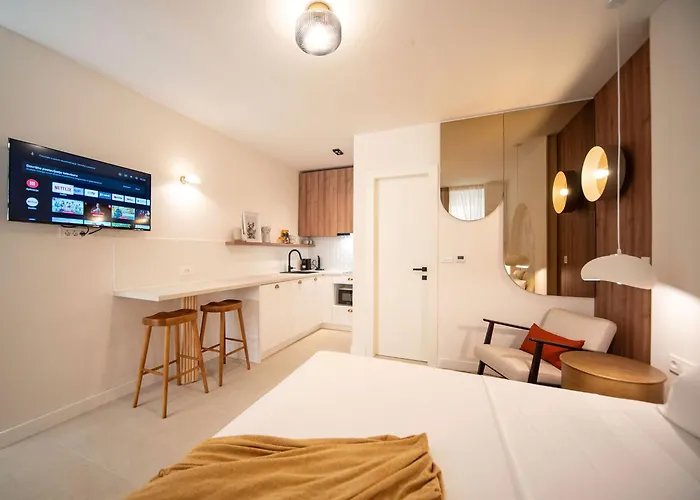 Petite Haven Split