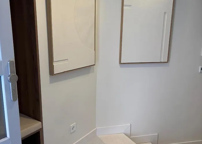 Petite Haven * Split